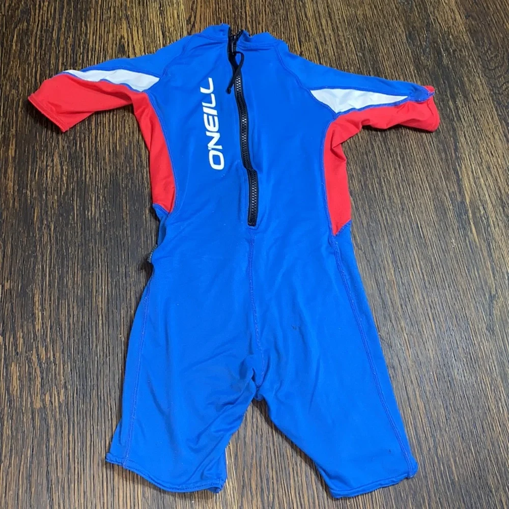 Authentic O’Neil UV rash guard swimsuit boys sz 5